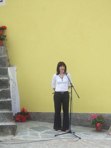 Cristina Buttolo, občinska odbornica iz Rezije, govori v italijanščini in rezijanščini (D802)