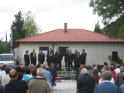 Moški pevski zbor Lijak "1883" Vogrsko, zbor vodi Mojca Sirk (D1824)